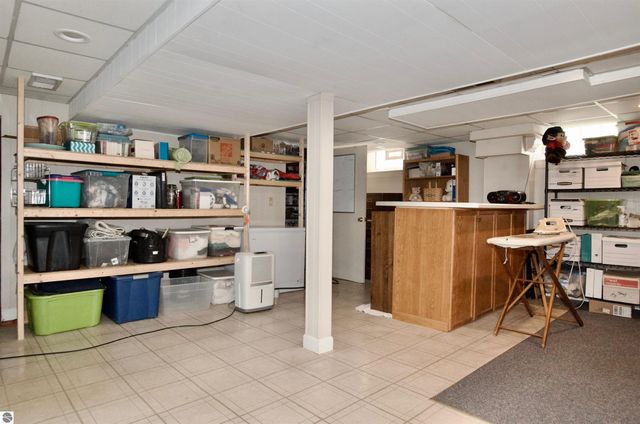 2606 Edgemont, Trenton, MI 48183