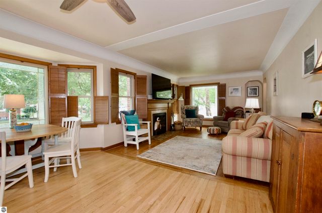 2606 Edgemont, Trenton, MI 48183