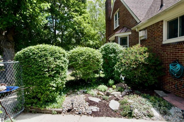 2606 Edgemont, Trenton, MI 48183