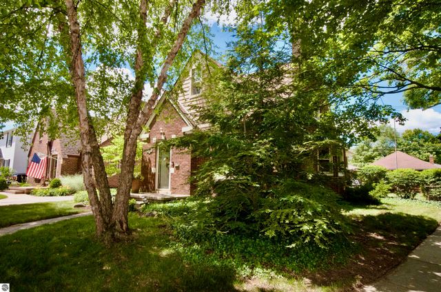 2606 Edgemont, Trenton, MI 48183