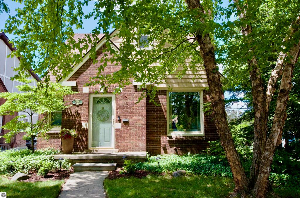2606 Edgemont, Trenton, MI 48183