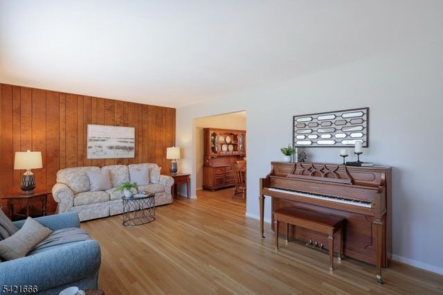 22 Maynard Rd, Franklin Twp., NJ 08873
