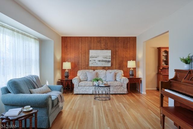 22 Maynard Rd, Franklin Twp., NJ 08873