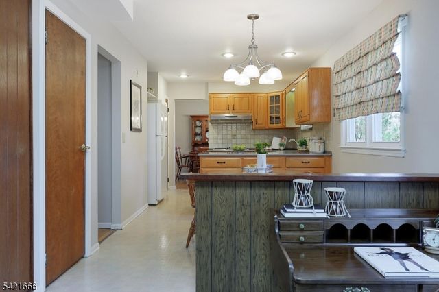 22 Maynard Rd, Franklin Twp., NJ 08873