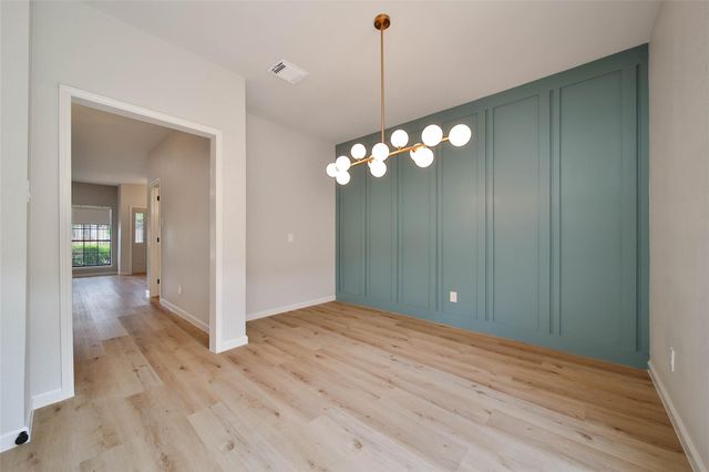 800 Country Place Drive 302, Houston, TX 77079