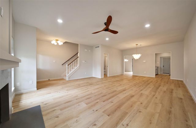 800 Country Place Drive 302, Houston, TX 77079