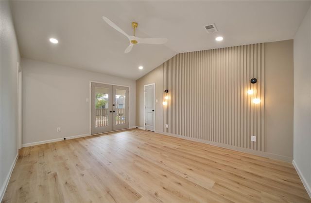 800 Country Place Drive 302, Houston, TX 77079