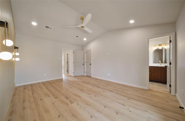 800 Country Place Drive 302, Houston, TX 77079