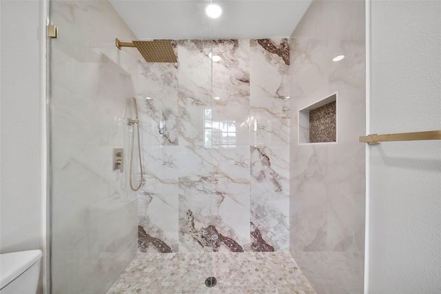 800 Country Place Drive 302, Houston, TX 77079