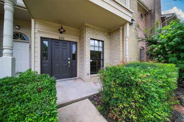 800 Country Place Drive 302, Houston, TX 77079