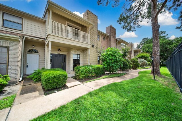 800 Country Place Drive 302, Houston, TX 77079