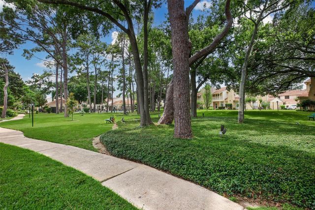 800 Country Place Drive 302, Houston, TX 77079