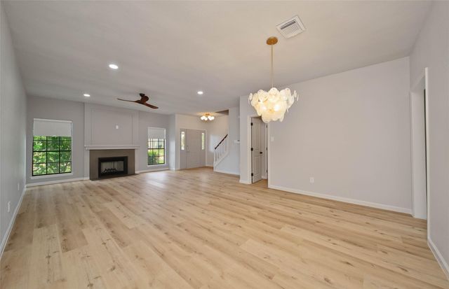 800 Country Place Drive 302, Houston, TX 77079