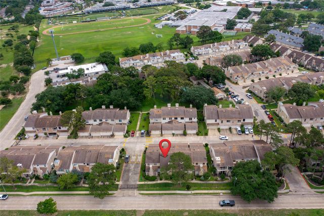 800 Country Place Drive 302, Houston, TX 77079