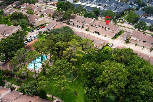 800 Country Place Drive 302, Houston, TX 77079