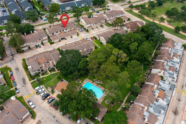 800 Country Place Drive 302, Houston, TX 77079