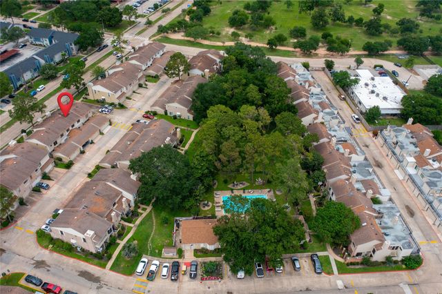 800 Country Place Drive 302, Houston, TX 77079
