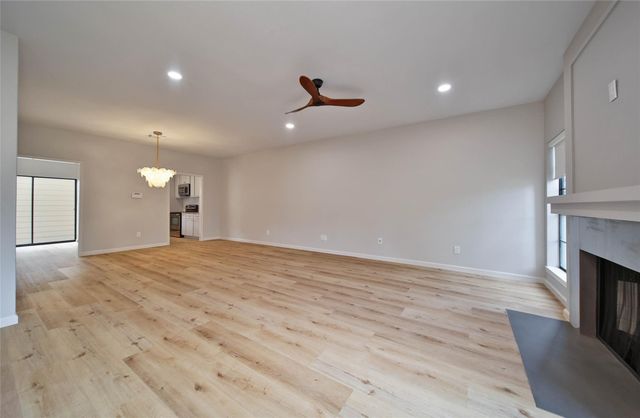 800 Country Place Drive 302, Houston, TX 77079