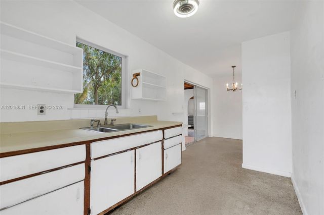 3411 SW 35th St, West Park, FL 33023