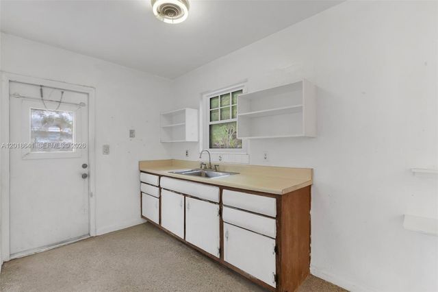 3411 SW 35th St, West Park, FL 33023