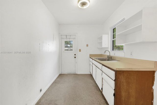 3411 SW 35th St, West Park, FL 33023