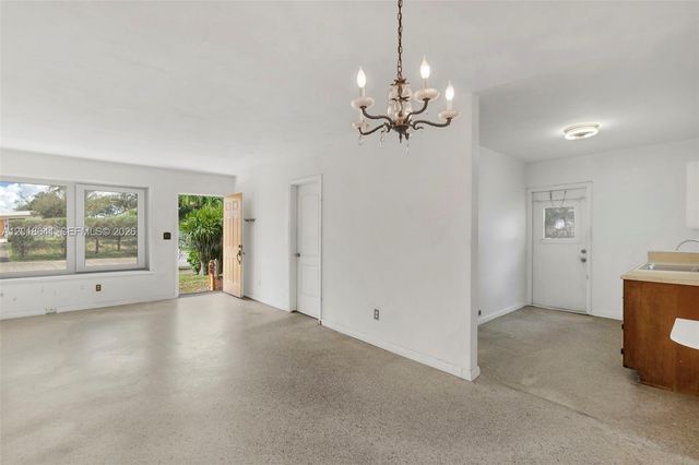 3411 SW 35th St, West Park, FL 33023