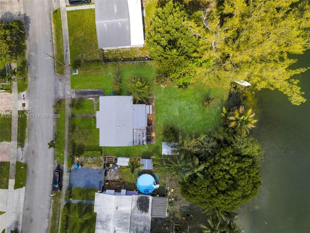 3411 SW 35th St, West Park, FL 33023