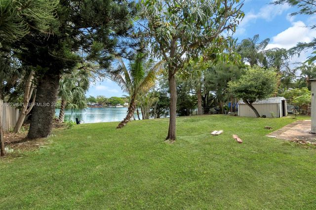 3411 SW 35th St, West Park, FL 33023