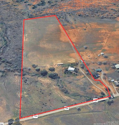 1227 CR 104, Floresville, TX 78114