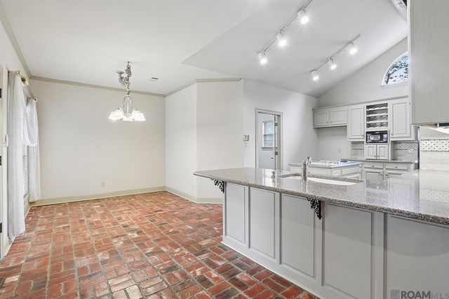 120 University Highlands Ct, Baton Rouge, LA 70808