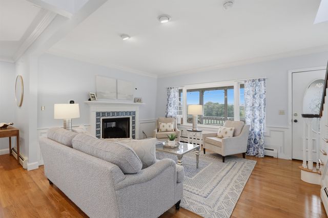20 Whitehall Road, South Hampton, NH 03827