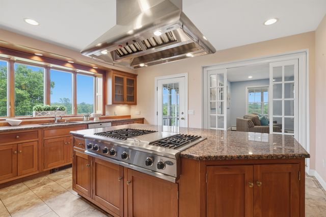 20 Whitehall Road, South Hampton, NH 03827