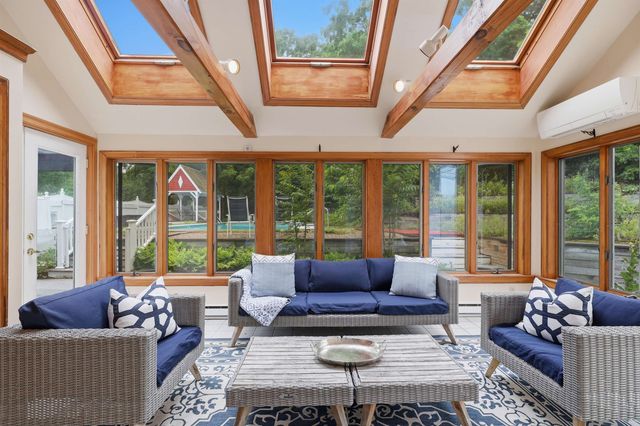 20 Whitehall Road, South Hampton, NH 03827