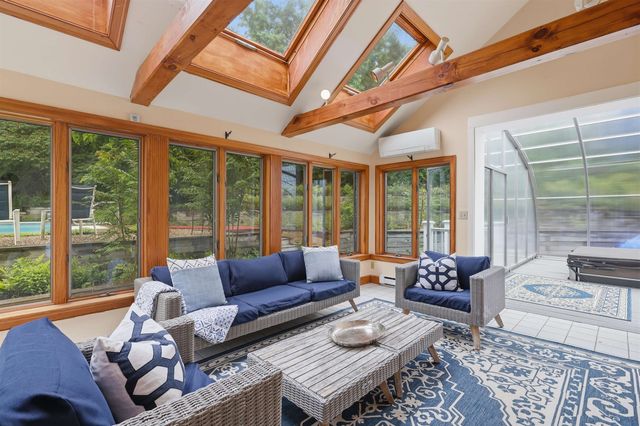 20 Whitehall Road, South Hampton, NH 03827