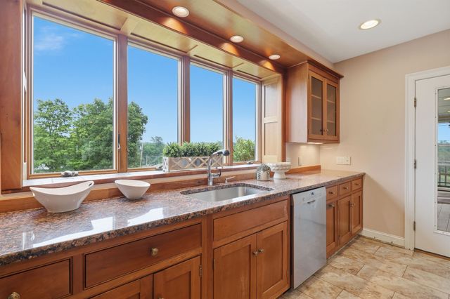 20 Whitehall Road, South Hampton, NH 03827