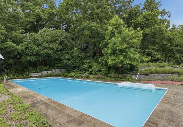 20 Whitehall Road, South Hampton, NH 03827