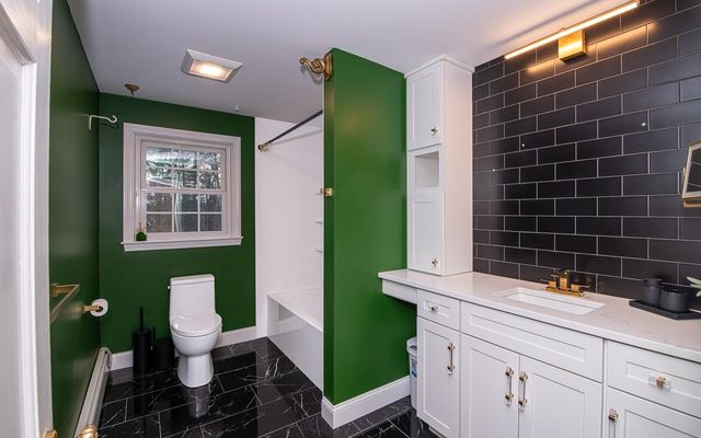 70A Old County Rd, Plaistow, NH 03865