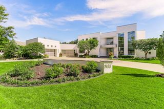 2405 W 114th Street, Leawood, KS 66211