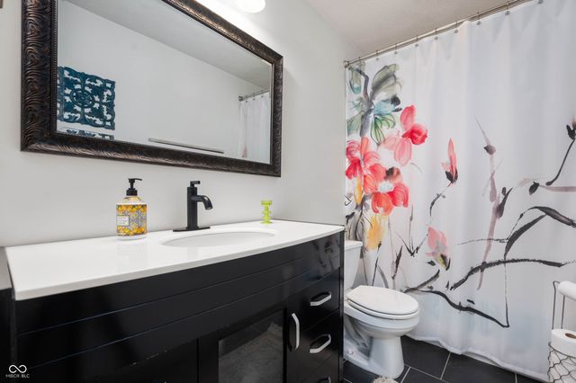 11231 Fonthill Drive, Indianapolis, IN 46236