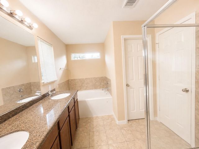9104 N Green River Drive E, Houston, TX 77078