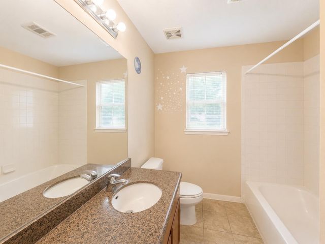 9104 N Green River Drive E, Houston, TX 77078