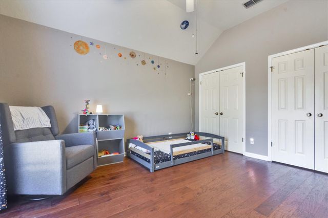 602 Leisurewoods DR, Buda, TX 78610