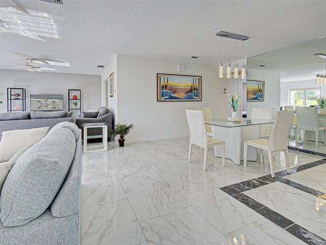 262 CERROMAR WAY S 53, Venice, FL 34293