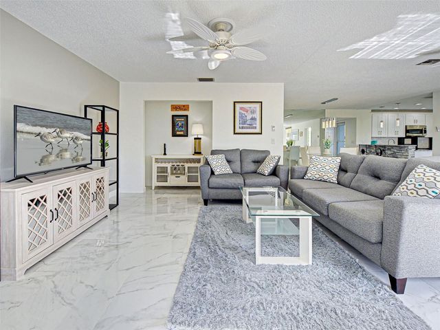 262 CERROMAR WAY S 53, Venice, FL 34293