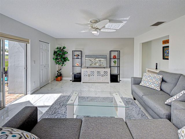 262 CERROMAR WAY S 53, Venice, FL 34293