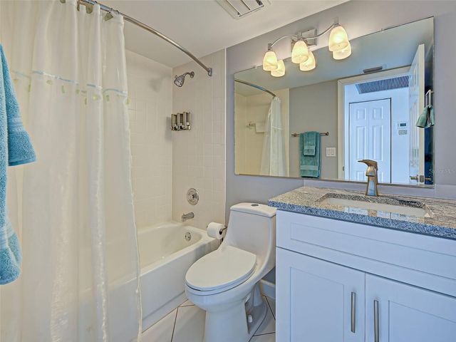 262 CERROMAR WAY S 53, Venice, FL 34293