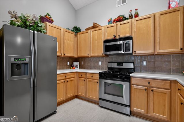 5 Honeysuckle Lane, Fairburn, GA 30213