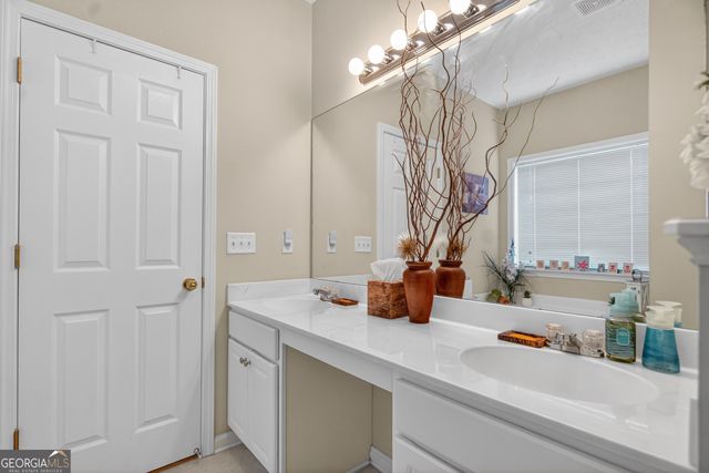 5 Honeysuckle Lane, Fairburn, GA 30213