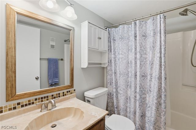 1230 Hall RD 305, North Fort Myers, FL 33903