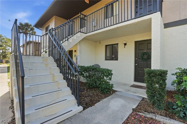 1230 Hall RD 305, North Fort Myers, FL 33903